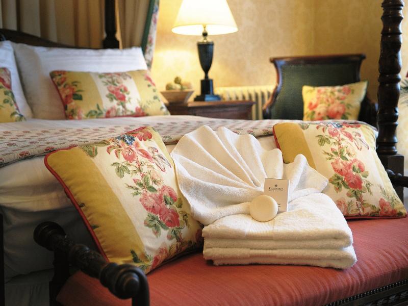 The Bear Hotel ディバイザス エクステリア 写真