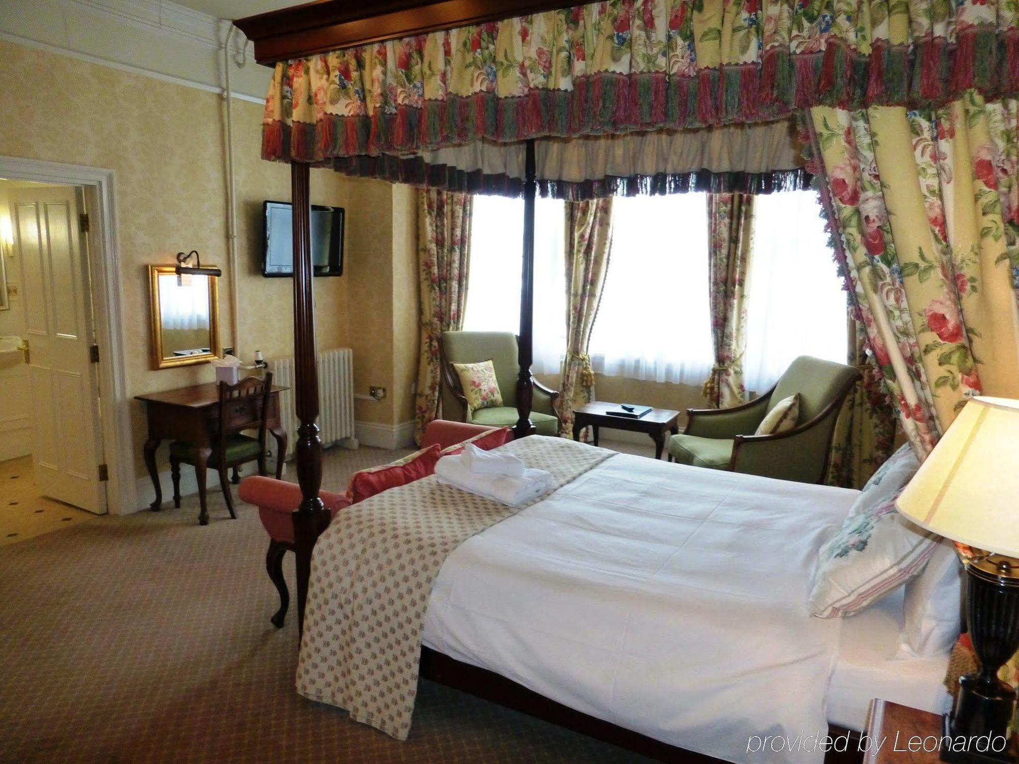 The Bear Hotel ディバイザス エクステリア 写真