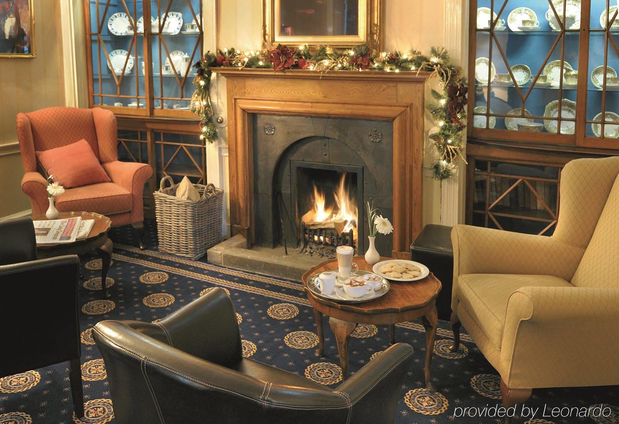 The Bear Hotel ディバイザス エクステリア 写真