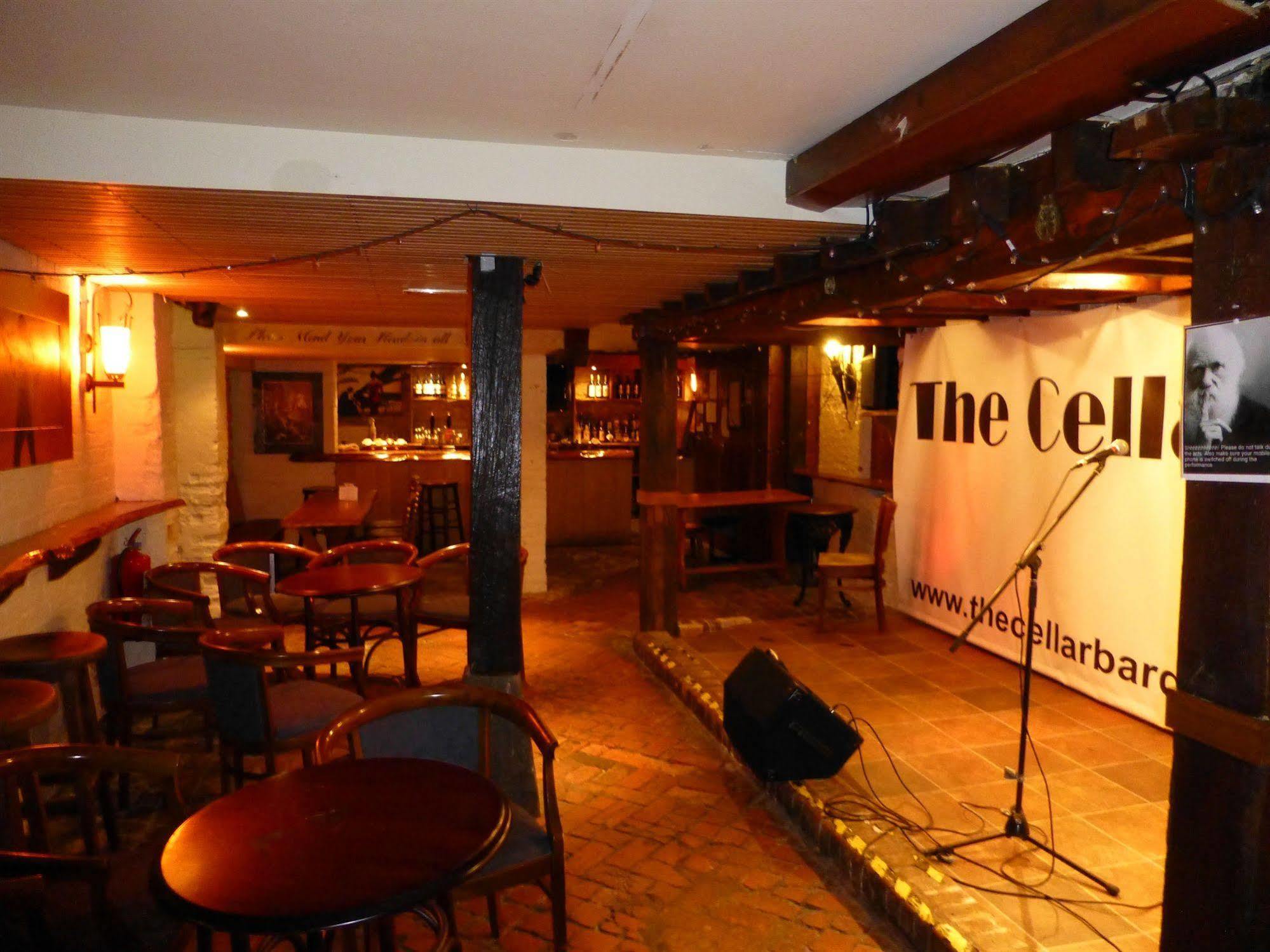 The Bear Hotel ディバイザス エクステリア 写真