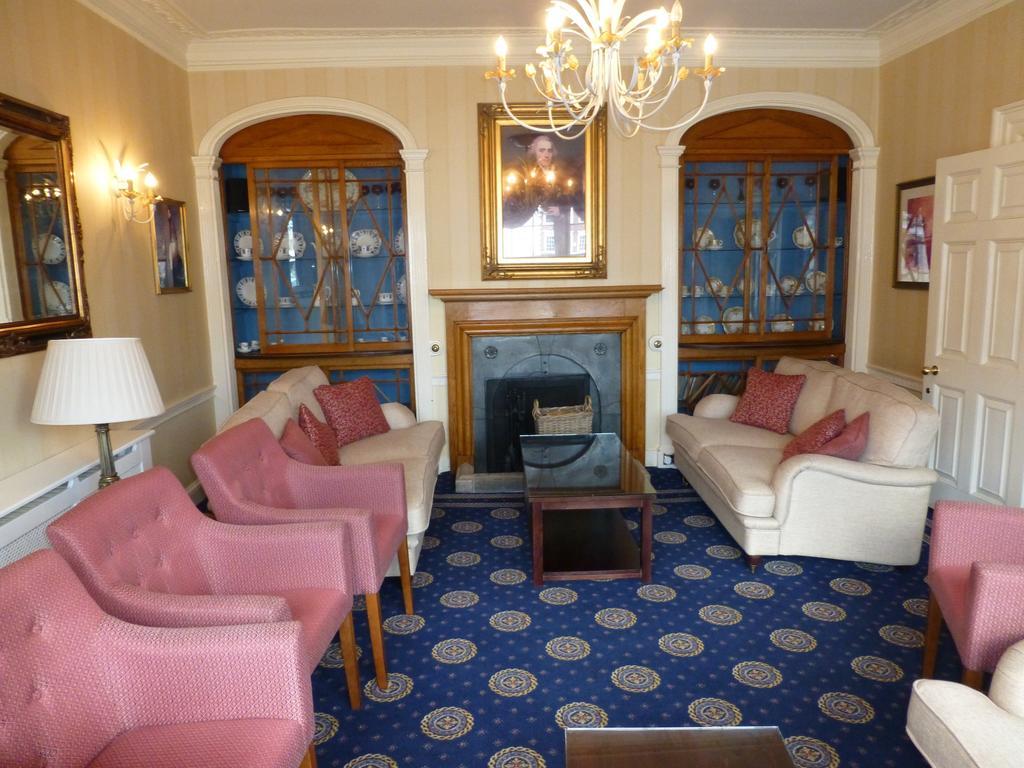 The Bear Hotel ディバイザス エクステリア 写真
